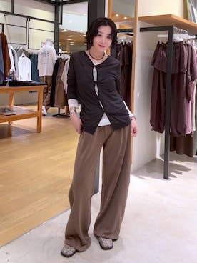 「アイテム（スウェットパンツ、ブラウン系）」を使った、hiroeさん（レディース・160cm）の秋コーディネート