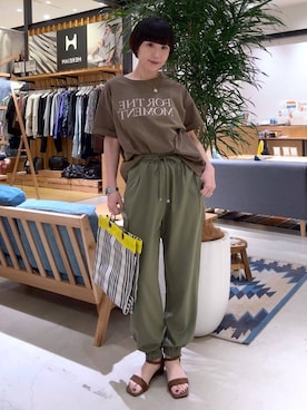 「BAYFLOW（ベイフロー）のアイテム（パンツ）」を使った、hiroeさん（レディース・160cm）の春コーディネート