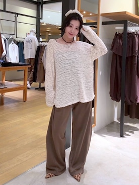 「アイテム（スウェットパンツ、ブラウン系）」を使った、hiroeさん（レディース・160cm）の秋コーディネート
