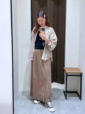 「アイテム（ヘアピン）」を使った、みさきまるさん（レディース・160cm）の秋コーディネート