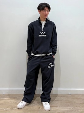 「アイテム（スウェット）」を使った、GapJapanさん（メンズ・181cm）の秋コーディネート