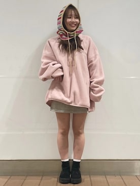「アイテム（スウェット、ピンク系）」を使った、GapJapanさん（レディース・160cm）の秋コーディネート