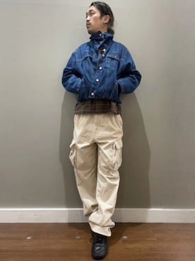 「アイテム（カーゴパンツ、ホワイト系）」を使った、GapJapanさん（メンズ・171cm）の秋コーディネート