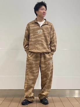 「アイテム（スウェット、その他）」を使った、GapJapanさん（メンズ・170cm）の秋コーディネート