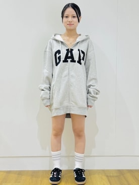 「アイテム（パーカー）」を使った、GapJapanさん（レディース・152cm）の秋コーディネート