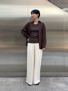 「ITEMS URBANRESEARCH（アイテムズ アーバンリサーチ）のフハクキリカエタンクトップ（タンクトップ、ブラウン系）」を使った、ユイさん（レディース・161cm）の春コーディネート