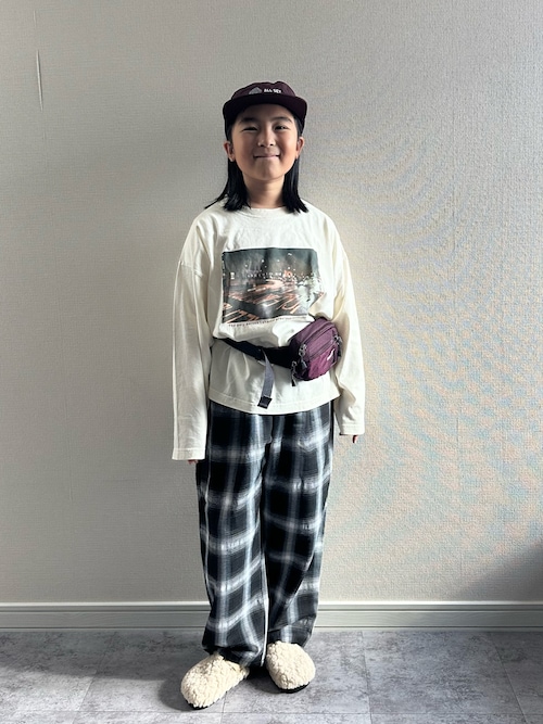 「LOWRYS FARM(ローリーズファーム)のロゴフォトロンT 656104(Tシャツ/カットソー)」を使った、y___aさん(キッズ・129cm)の秋コーディネート