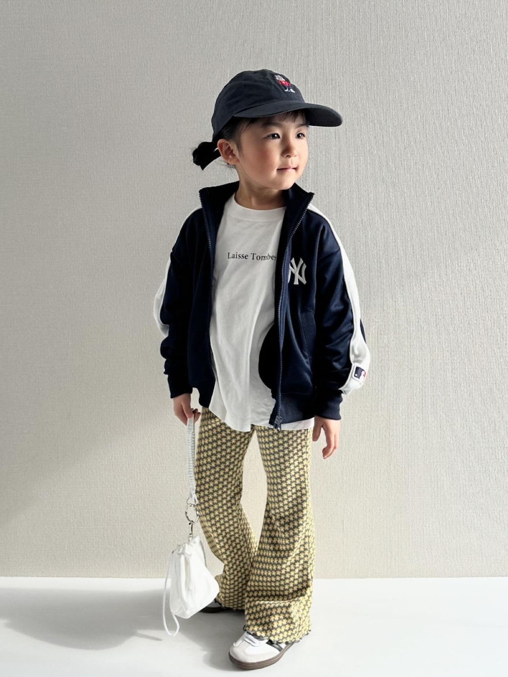 y___aさんの「ＭＬＢトラックジャージー　106013（LOWRYS FARM）」を使ったコーディネートの1枚目の写真