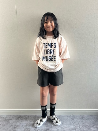 「LOWRYS FARM（ローリーズファーム）の【接触冷感・クイックドライ】機能ロゴＴＳＳ　705777（Tシャツ/カットソー）」を使った、y___aさん（キッズ・127cm）の夏コーディネート