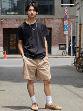 「ALL RUNS（オールランズ）のフランスタイプ M52 チノパン ショーツ  ハーフパンツ メンズ 2026年 夏 夏服（チノパンツ、グリーン系）」を使った、ケンジさん（メンズ・172cm）の夏コーディネート