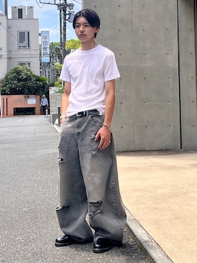 「Theater code（シアターコード）のTheater code × 6hourssleep ヴィンテージダメージワイドレッグ デニムパンツ ダメージ加工 ダメージデニム ワイドデニム ストリート Aライン 2026年 夏 夏服 秋服メンズ（デニムパンツ、グレー系）」を使った、ケンジさん（メンズ・172cm）の夏コーディネート