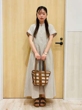 「SHOO・LA・RUE（シューラルー）の【洗濯機可／洗濯後しわになりにくい】ウエストタックフレンチワンピース（ワンピース、ベージュ系）」を使った、minamiさん（レディース・154cm）の春コーディネート