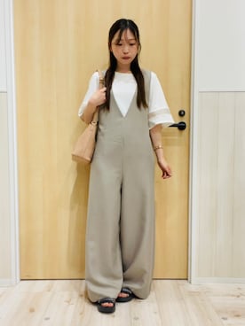 「SHOO・LA・RUE（シューラルー）の【洗濯後しわになりにくい/S-LL】ゆったりらくちんきれい見え　シンプルだから使いやすい 大人のオールインワン（サロペット/オーバーオール、ベージュ系）」を使った、minamiさん（レディース・154cm）の春コーディネート