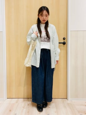「SHOO・LA・RUE（シューラルー）の【体型カバー】バックギャザーで魅せる オーバーサイズシャツ（シャツ/ブラウス、グリーン系）」を使った、minamiさん（レディース・154cm）の春コーディネート
