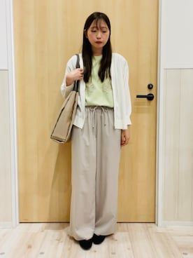 「SHOO・LA・RUE（シューラルー）の【7分袖/洗濯機可/S-LL】程よいVネックですっきり魅せる ジップアップ シアーカーディガン（カーディガン/ボレロ、ホワイト系）」を使った、minamiさん（レディース・154cm）の春コーディネート