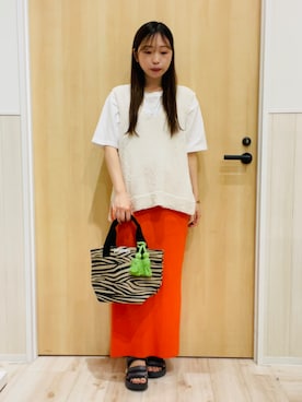 「SHOO・LA・RUE（シューラルー）の【2点セット/S-LL】ニットベスト＆ロゴTシャツSET（その他トップス、ホワイト系）」を使った、minamiさん（レディース・154cm）の春コーディネート