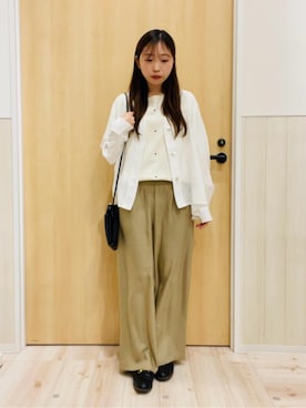 「SHOO・LA・RUE（シューラルー）の【S-LL/体型カバー/Aライン】身体のラインを拾いにくい シアーシャツカーディガン（シャツ/ブラウス、ホワイト系）」を使った、minamiさん（レディース・154cm）の春コーディネート