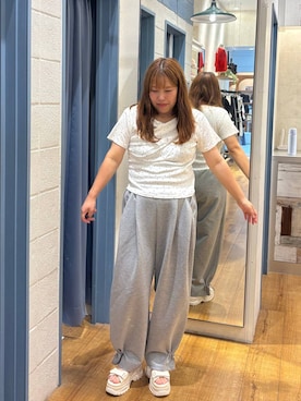 「LOWRYS FARM（ローリーズファーム）の【接触冷感・UVカット】カットイージードロストパンツ 1044353（スウェットパンツ、グレー系）」を使った、ゆっきー☺︎さん（レディース・160cm）の夏コーディネート
