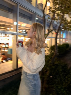 「Chico（チコ）のアイテム（ニット/セーター、ホワイト系）」を使った、RIRIKA さん（レディース・158cm）の春コーディネート