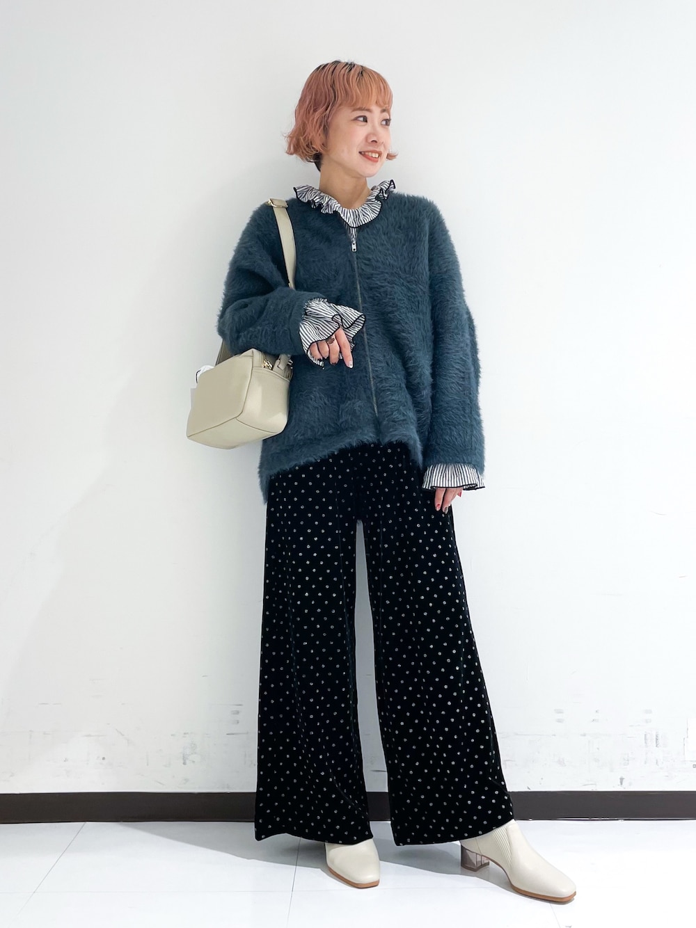 Au BANNISTER（オゥバニスター）の「ストレッチニットシューティー 