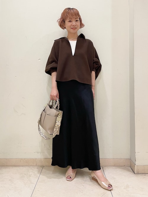 ALM. ホワイト オープントゥ カットアウトパンプス バタフライカット スクエアオープントゥパンプス｜OUTLET