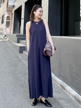 「アイテム（クラッチバッグ、ブラウン系）」を使った、Ayaka Inabaさん（レディース・163cm）の春コーディネート
