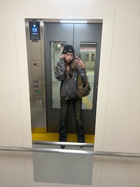 「アイテム（ヘアアクセサリー）」を使った、結生さん（レディース・161cm）の秋コーディネート