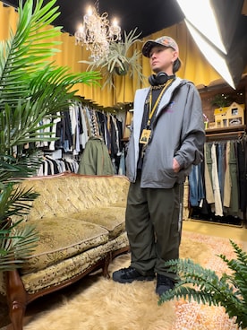 「アイテム（ナイロンジャケット、グレー系）」を使った、Keisukeさん（メンズ・167cm）の春コーディネート
