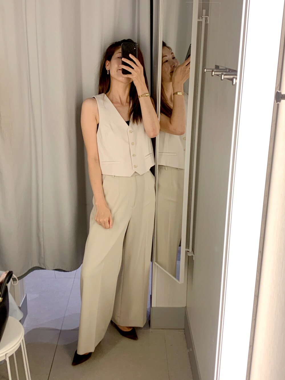 「H&Mのアイテム（ベスト、ベージュ系）」を使った、ローズさん（レディース・163cm）の夏コーディネートの1枚目の写真