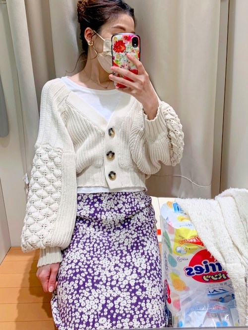 ETRE TOKYO（エトレトウキョウ）の「ボリュームスリーブニットカーデ