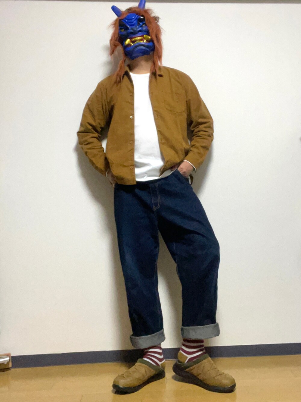 「シンプルコーデ、キレイめ、カジュアル、デニム、秋コーデ、UNIQLO、無印良品、ワークマン」｜「無印良品のアイテム（シャツ/ブラウス、イエロー系）」を使った、鬼ジローさん（メンズ・186cm）の秋コーディネートの1枚目の写真