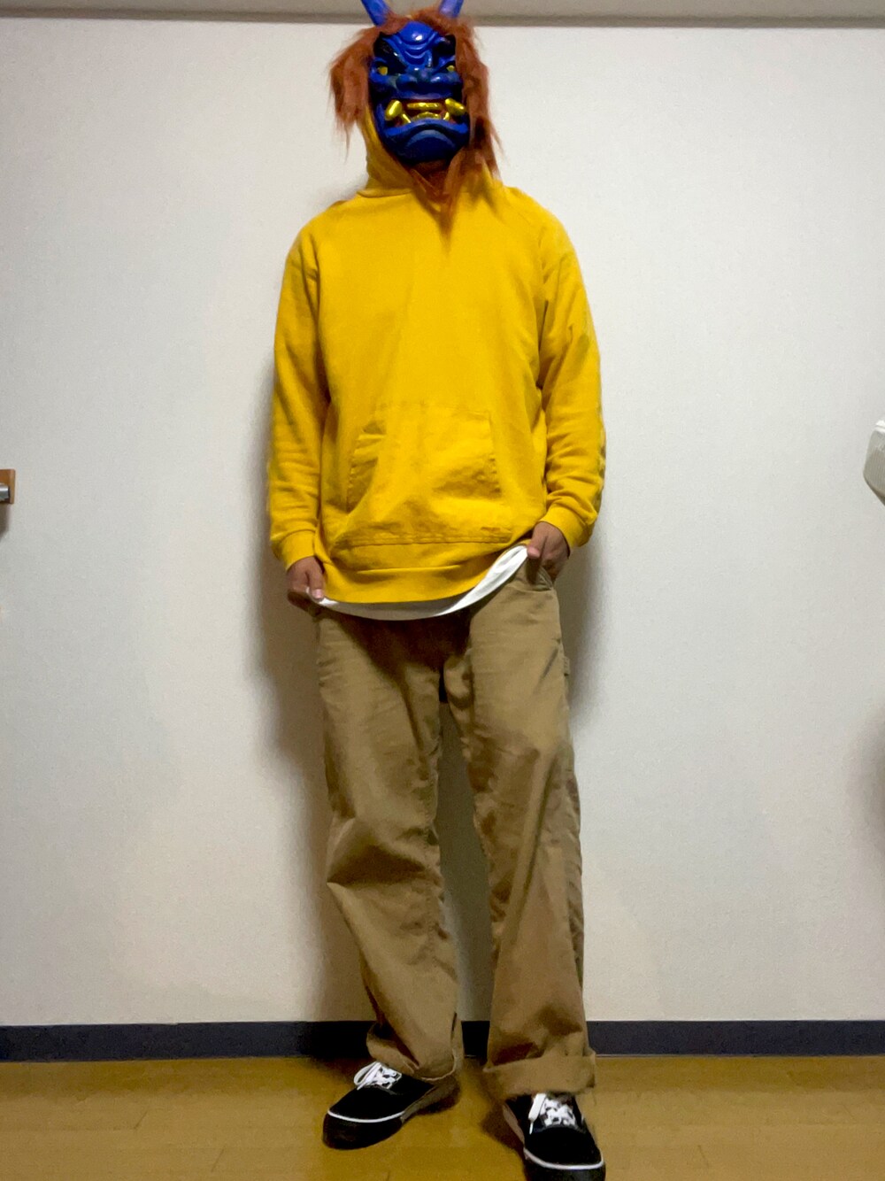 「リラックス、秋コーデ」｜「HANESの【HANES/ヘインズ】ＢＥＥＦＹ　Ｔ－ＳＨＩＲＴ　２Ｐ　Ｈ５１８０－２　ビーフィー/Tシャツ/2枚組/無地/ユニセックス（Tシャツ/カットソー、ホワイト系）」を使った、鬼ジローさん（メンズ・186cm）の秋コーディネートの1枚目の写真