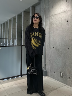 「アイテム（チャーム）」を使った、廣木真梨亜さん（レディース・158cm）の夏コーディネート