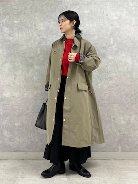 「アイテム（ステンカラーコート）」を使った、廣木真梨亜さん（レディース・158cm）の秋コーディネート