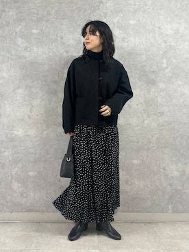 「アイテム（ノーカラージャケット）」を使った、廣木真梨亜さん（レディース・158cm）の冬コーディネート
