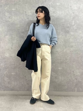 「アイテム（デニムパンツ、ベージュ系）」を使った、廣木真梨亜さん（レディース・158cm）の冬コーディネート