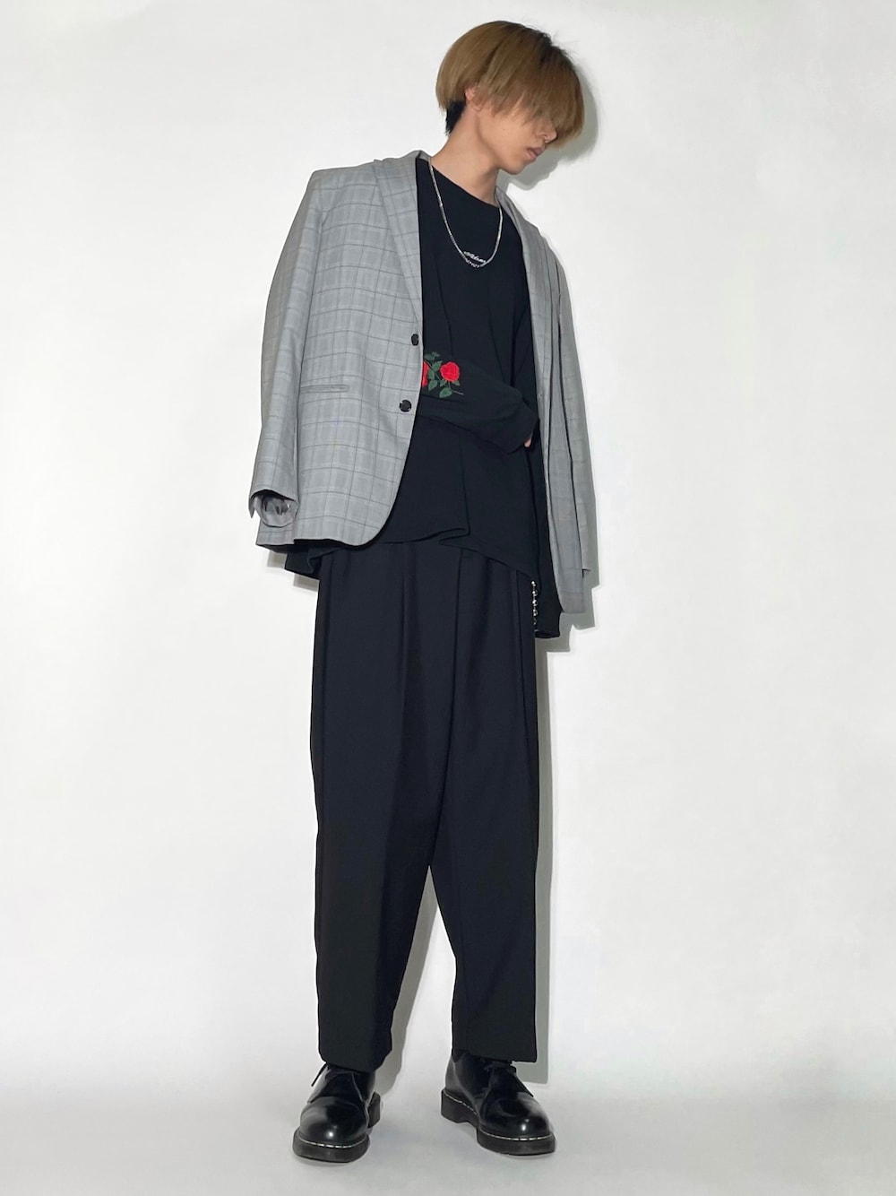 「ビックシルエット、クリスマスに着たい服、おしゃれさんと繋がりたい、ブラック、ブラックコーデ、ADRERしか勝たん、adrer、KEIくん信者、KEIくんしか勝たん、クーピー、KUUUPY、革靴、大人コーデ、コーディネート」｜「INTER FACTORYのWEARISTA tai × INTER FACTORY　シルバーネックレス（ネックレス、シルバー系）」を使った、Ane.さん（メンズ・176cm）の冬コーディネートの1枚目の写真