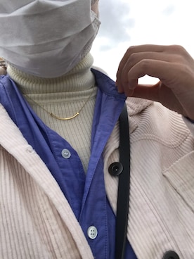 「UNIQLO（ユニクロ）のエクストラファインメリノリブタートルネックセーター（長袖）（ニット/セーター、ホワイト系）」を使った、よしさん（レディース・166cm）の冬コーディネート