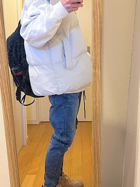 「アイテム（ダウンベスト、ホワイト系）」を使った、純さん（メンズ・168cm）の冬コーディネート