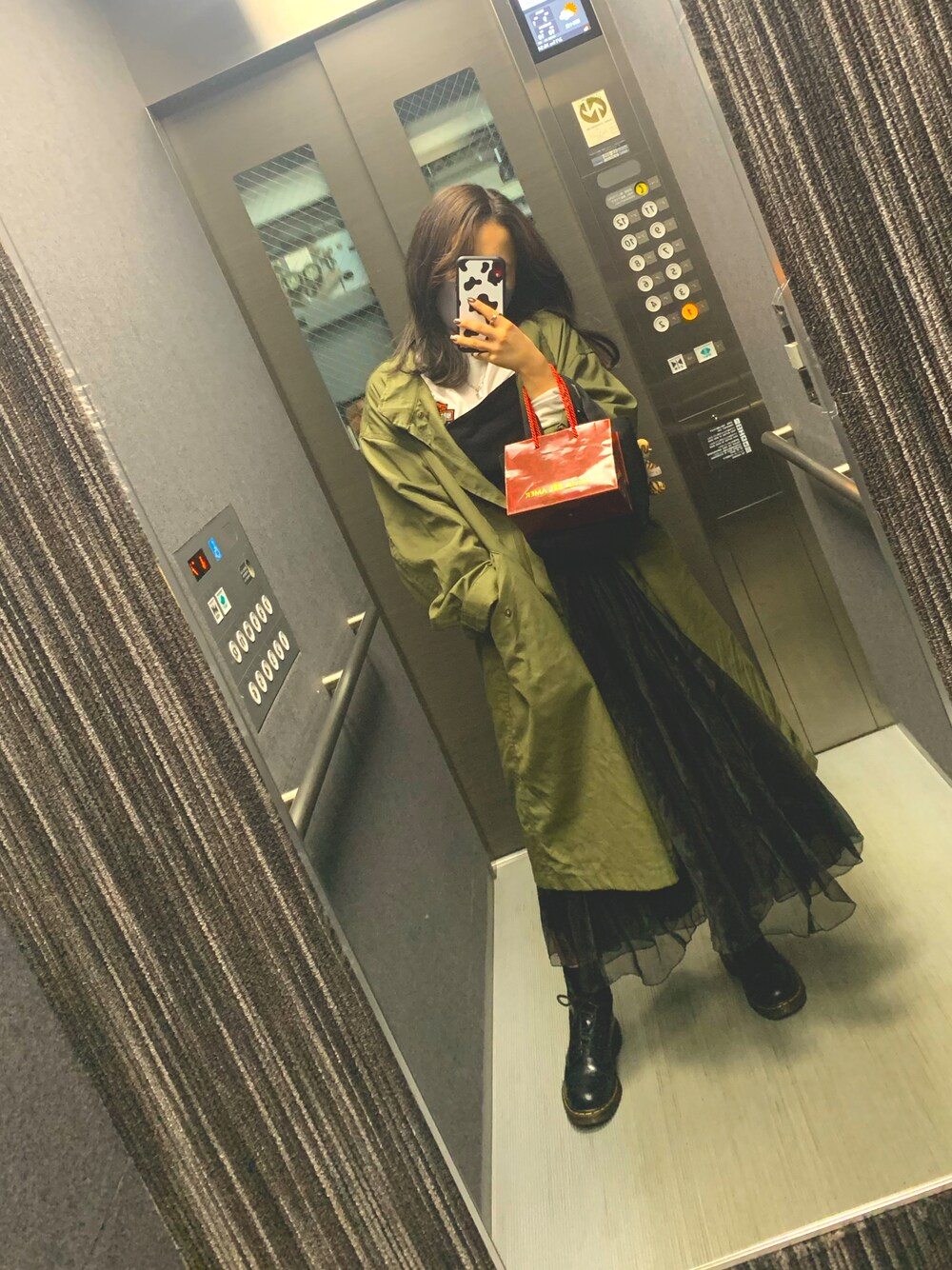 「低身長コーデ」｜「jouetieのジャケットレイヤードチュールワンピース【セットアイテム】（ワンピース、ブラック系）」を使った、ぴさん（レディース・152cm）の冬コーディネートの1枚目の写真