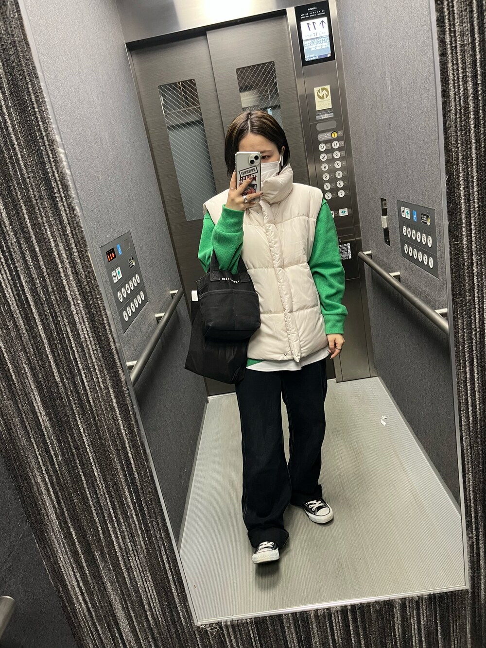 「ootd」｜「Levi'sのアイテム（デニムパンツ、ブラック系）」を使った、ぴさん（レディース・152cm）の秋コーディネートの1枚目の写真