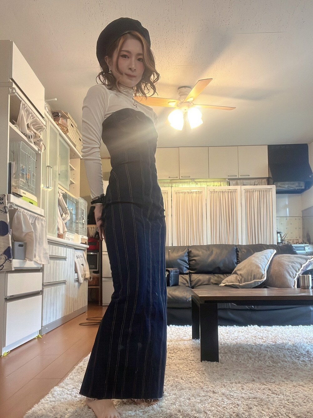 「シアートップス、ZARA、新作、秋コーデ、シンプルコーデ、秋服準備はじめました、大人可愛い、お出かけコーデ、ロングスカート、シンプル、プチプラ、モノトーン、キレイめカジュアル、大人ガーリー、ミニバッグ」｜「ZARAのアイテム（ワンピース、ブルー系）」を使った、ともはるさん（レディース・156cm）の秋コーディネートの1枚目の写真
