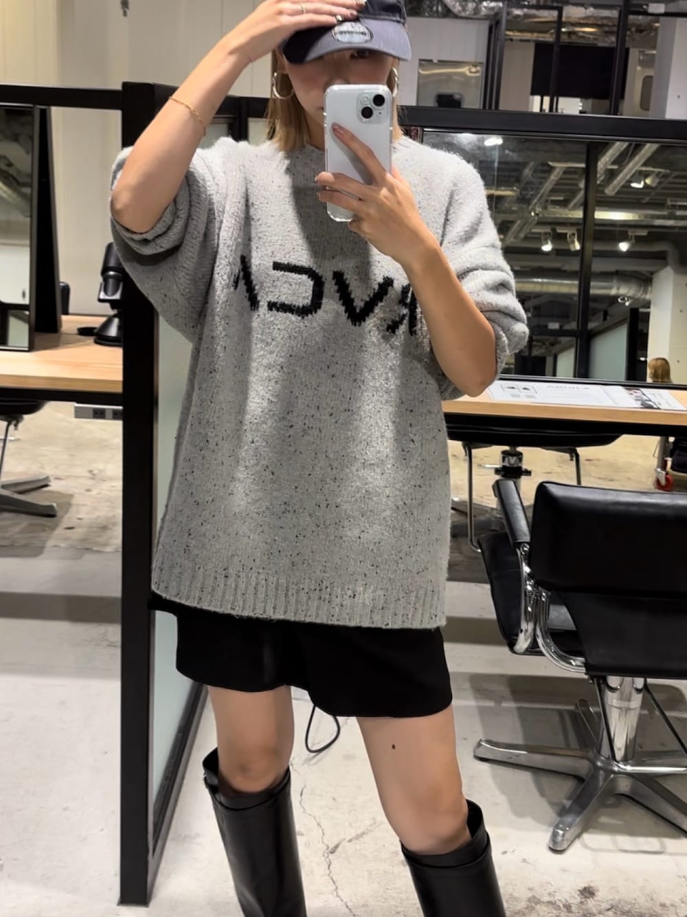 「RVCAのRVCA メンズ BIG RVCA KNIT セーター【2022年秋冬モデル】/ルーカニット（ニット/セーター、グレー系）」を使った、　　　mii♡さん（レディース・163cm）の秋コーディネートの1枚目の写真