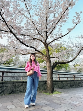 「miu miu（ミュウミュウ）のアイテム（スニーカー）」を使った、Jean Liさん（レディース・158cm）の春コーディネート