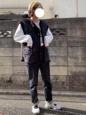 「UNIQLO（ユニクロ）のハイライズストレートジーンズ(丈標準72cm）（デニムパンツ）」を使った、じりりりさん（レディース・164cm）の冬コーディネート
