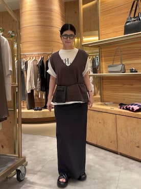 「GALLARDAGALANTE（ガリャルダガランテ）のサイドスリットニット（Knitwear、ブラウン系）」を使った、meiさん（レディース・165cm）の夏コーディネート