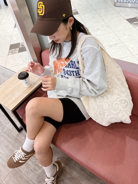 「Ungrid（アングリッド）のダメージデザインルーズスウェット（スウェット、グレー系）」を使った、福本 茉以さん（レディース・160cm）の春コーディネート