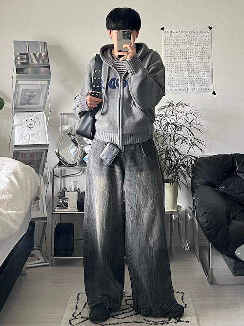 CRACKED CHEMICAL-WASHED WIDE BAGGY JEANS / クラック加工ケミカル