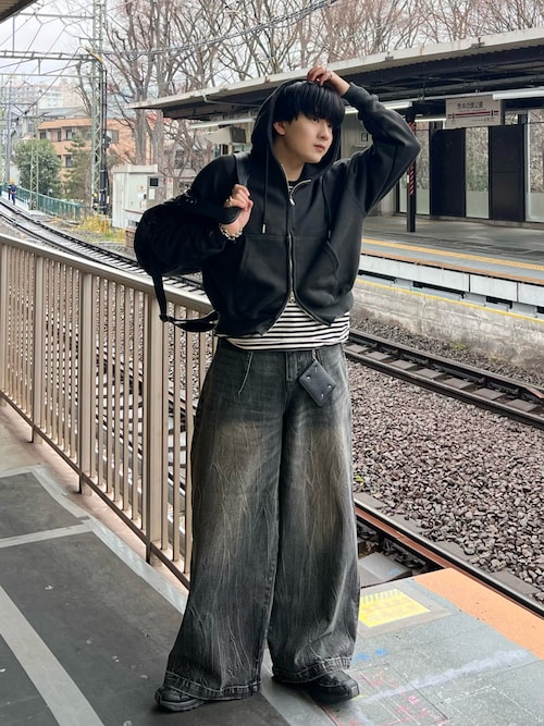 CRACKED CHEMICAL-WASHED WIDE BAGGY JEANS / クラック加工ケミカル