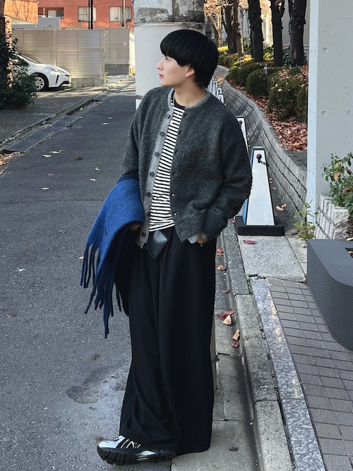 「ONCILY（オンシェリー）のLAYERED EDGE KNIT CARDIGAN / レイヤードエッジニットカーディガン（カーディガン/ボレロ）」を使った、Seigoさん（メンズ・165cm）の冬コーディネート